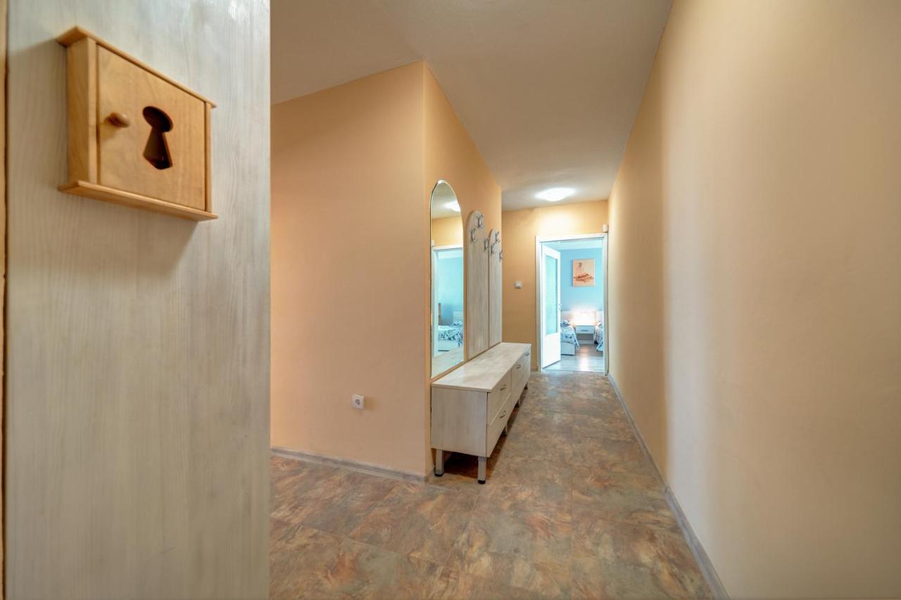Daisy - 3 Room And Kitchen Apartment In Lazur ブルガス エクステリア 写真